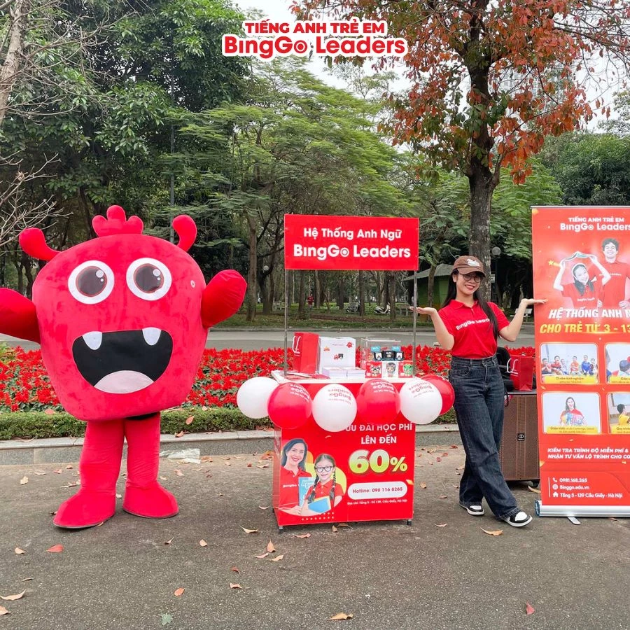 "KHUẤY ĐỘNG" CÔNG VIÊN CẦU GIẤY CÙNG MINI GAME ĐÁNH VẦN TIẾNG ANH