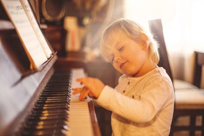 m nhạc vô cùng diệu kỳ và cuốn hút, nhất là với trẻ em