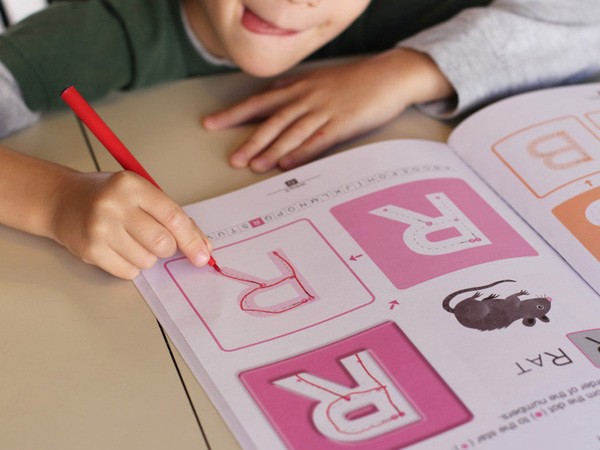 Có nên cho trẻ học chữ sớm?