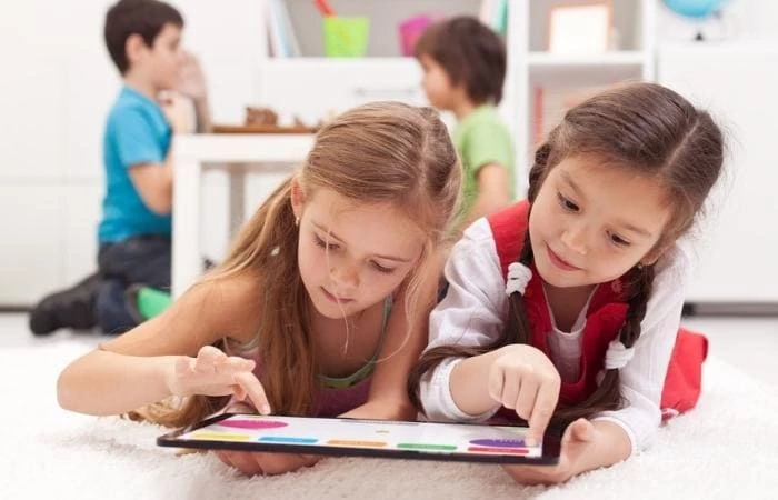 Ưu tiên lựa chọn iPad học tiếng Anh cho trẻ em có màn hình rõ nét