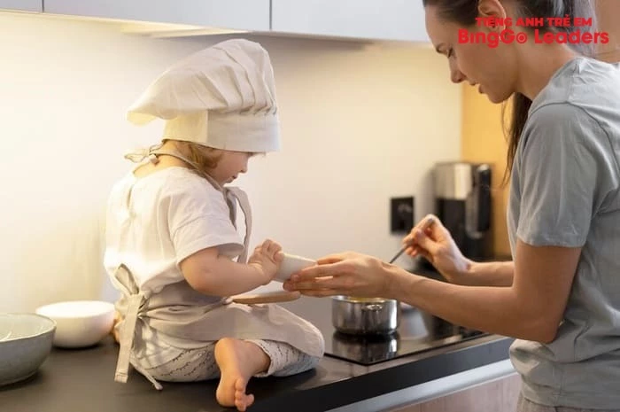 Trẻ không được tự ý nấu ăn nếu không có sự giám sát của người lớn