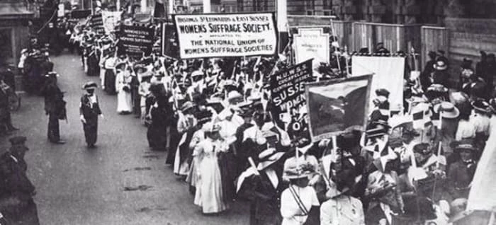 Bức ảnh các nữ công nhân đứng lên đòi quyền lợi năm 1857 (Ảnh sưu tầm)