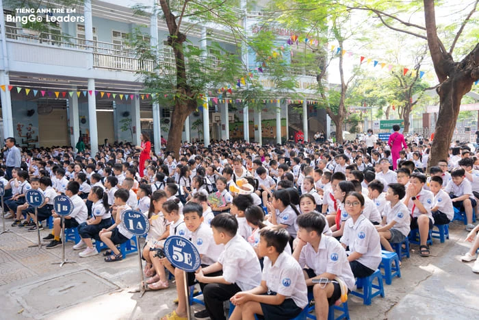 Các em học sinh trường tiểu học Quan Hoa tại lễ tổng kết năm học