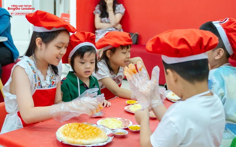 Hình ảnh các bé tham gia sự kiện Making Pizza