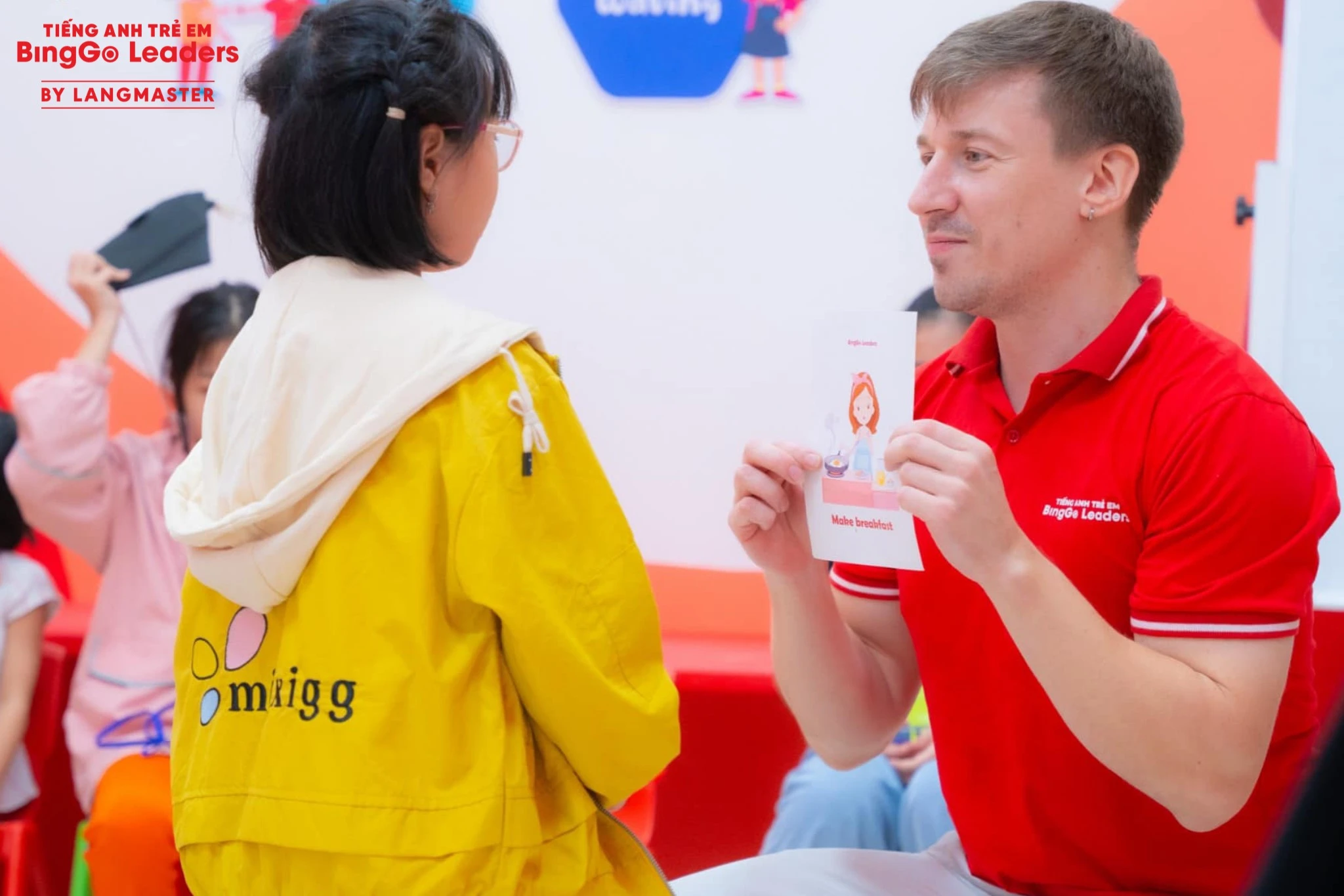 Bé học tiếng Anh bằng các thẻ từ vựng (flashcard) tại BingGo Leaders