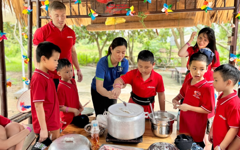 Các bé hào hứng tham giao hoạt động tại trại hè Summer Camp BingGo Leaders 