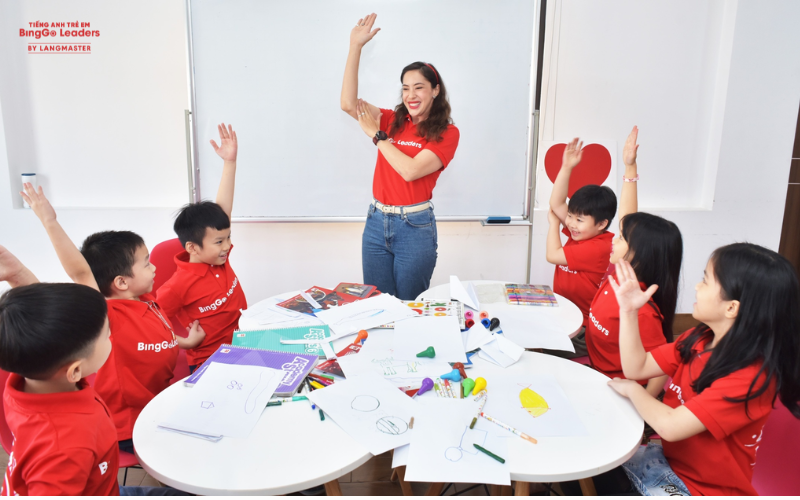 Con nên  có người chuyên môn hướng dẫn trong hành trình ôn luyện IELTS